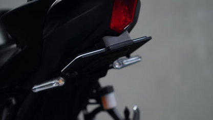 Tail light & flip plate Combo - 2022+ Yamaha R7