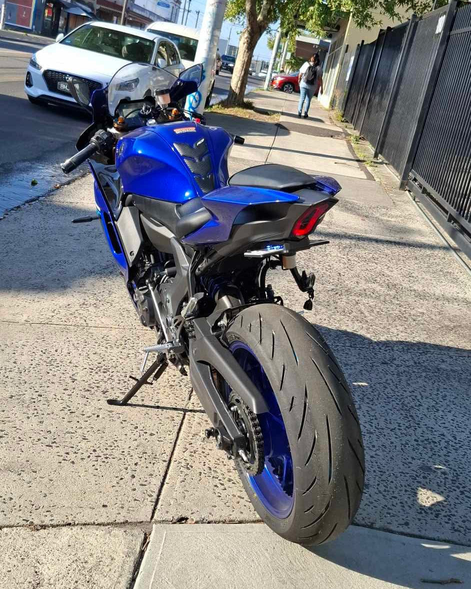 Tail light & flip plate Combo - 2022+ Yamaha R7